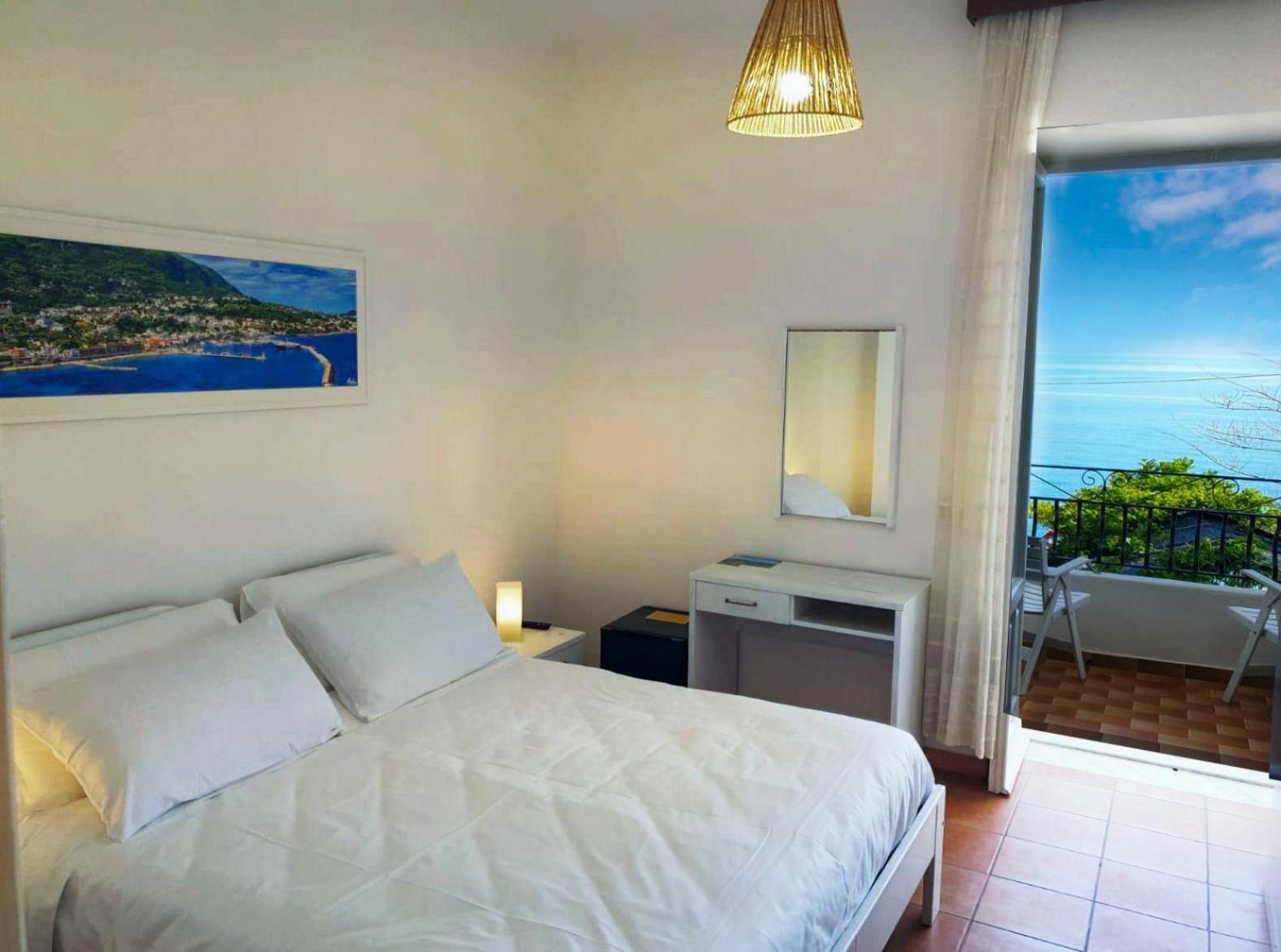 Villa Bina Sea Hotel Sant'Angelo  ภายนอก รูปภาพ