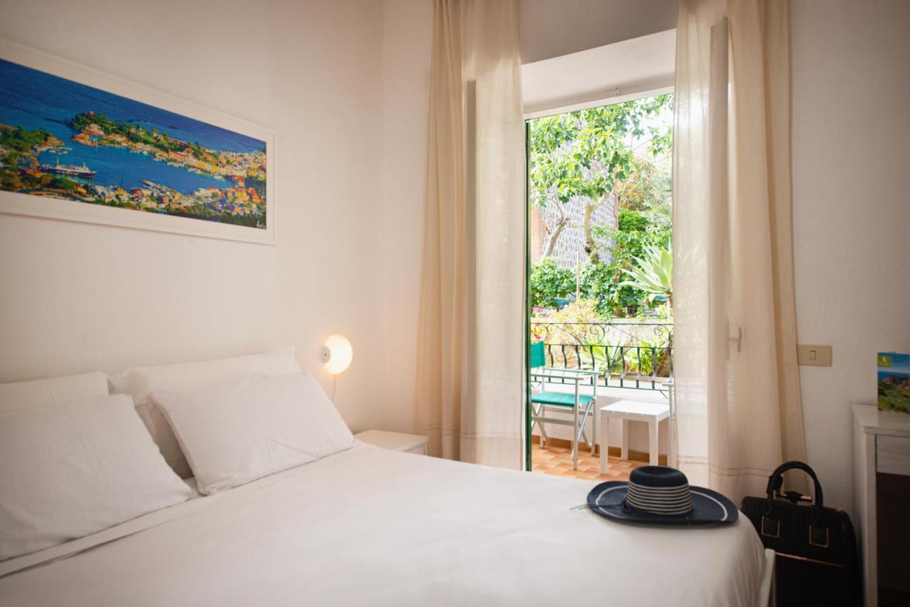 Villa Bina Sea Hotel Sant'Angelo  ภายนอก รูปภาพ