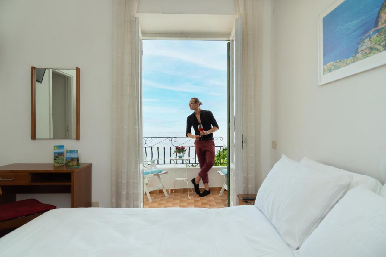 Villa Bina Sea Hotel Sant'Angelo  ภายนอก รูปภาพ