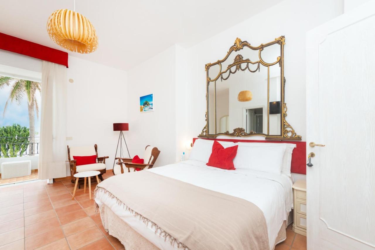 Villa Bina Sea Hotel Sant'Angelo  ภายนอก รูปภาพ