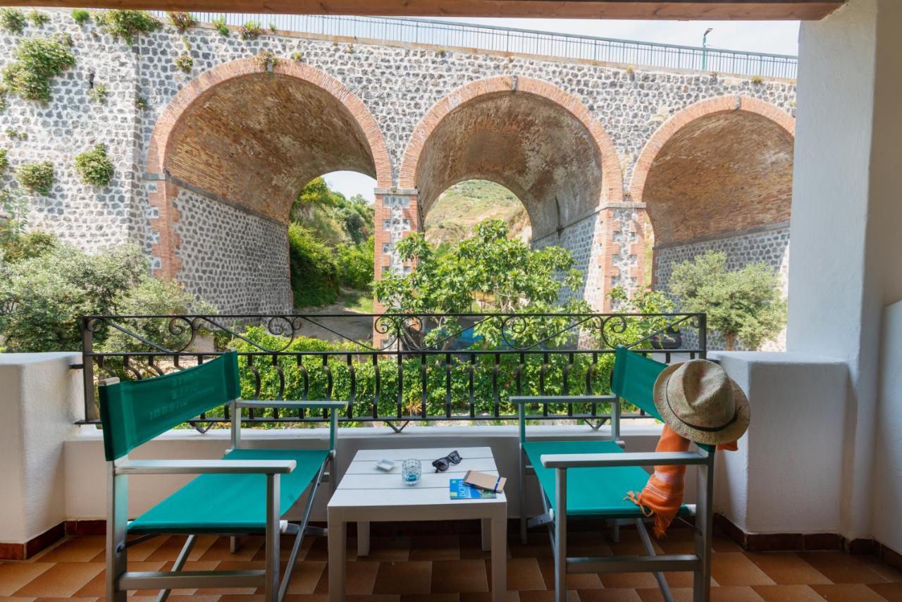 Villa Bina Sea Hotel Sant'Angelo  ภายนอก รูปภาพ