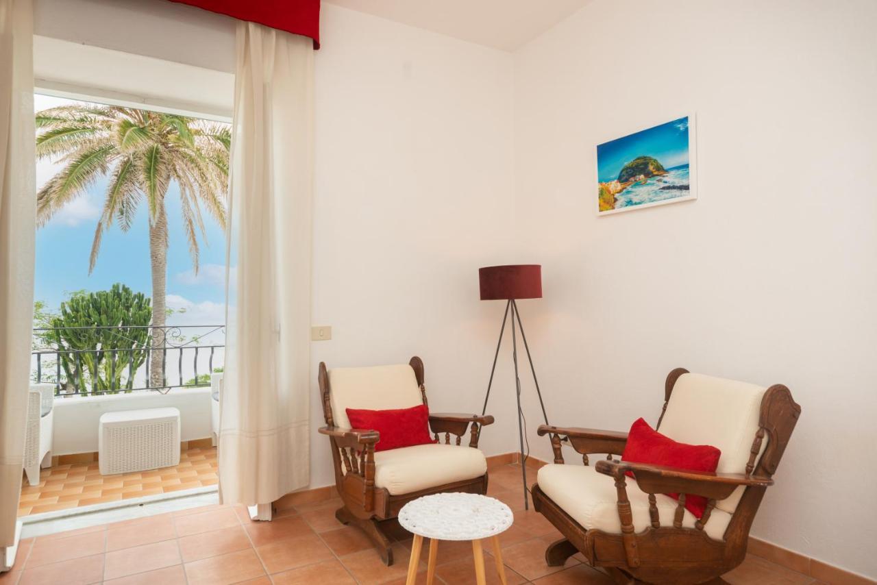 Villa Bina Sea Hotel Sant'Angelo  ภายนอก รูปภาพ