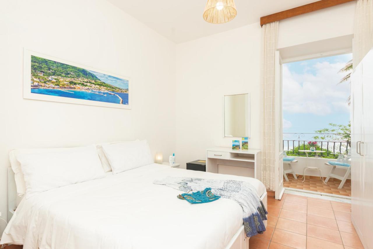 Villa Bina Sea Hotel Sant'Angelo  ภายนอก รูปภาพ