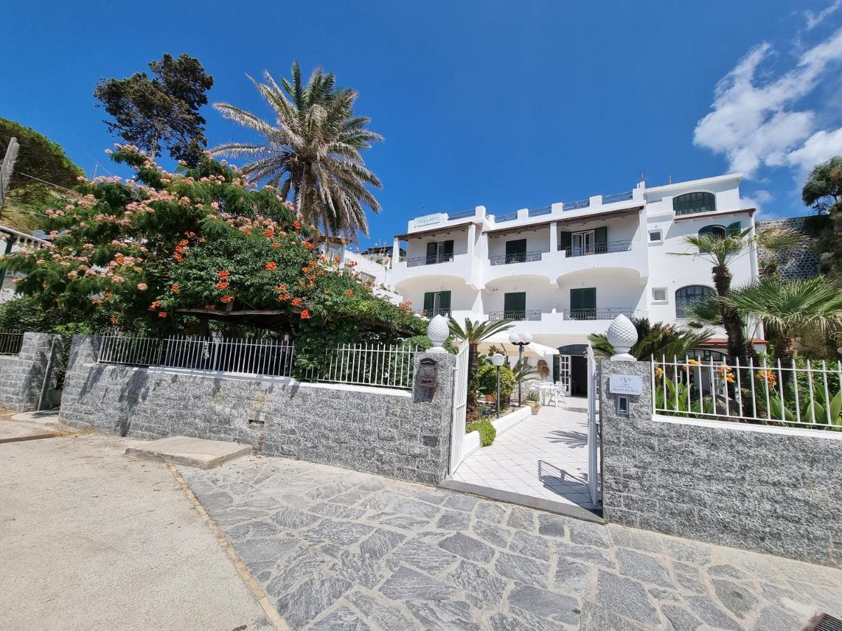 Villa Bina Sea Hotel Sant'Angelo  ภายนอก รูปภาพ
