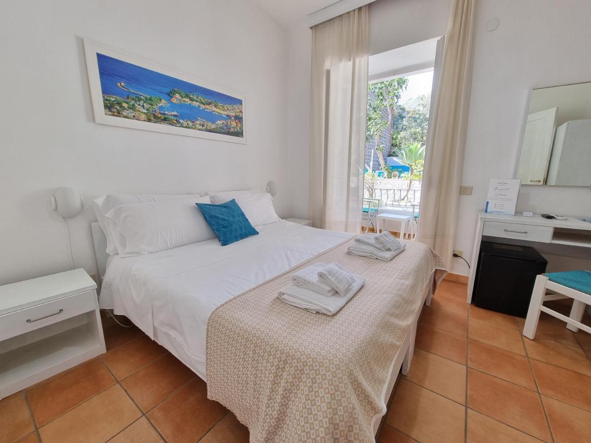 Villa Bina Sea Hotel Sant'Angelo  ภายนอก รูปภาพ