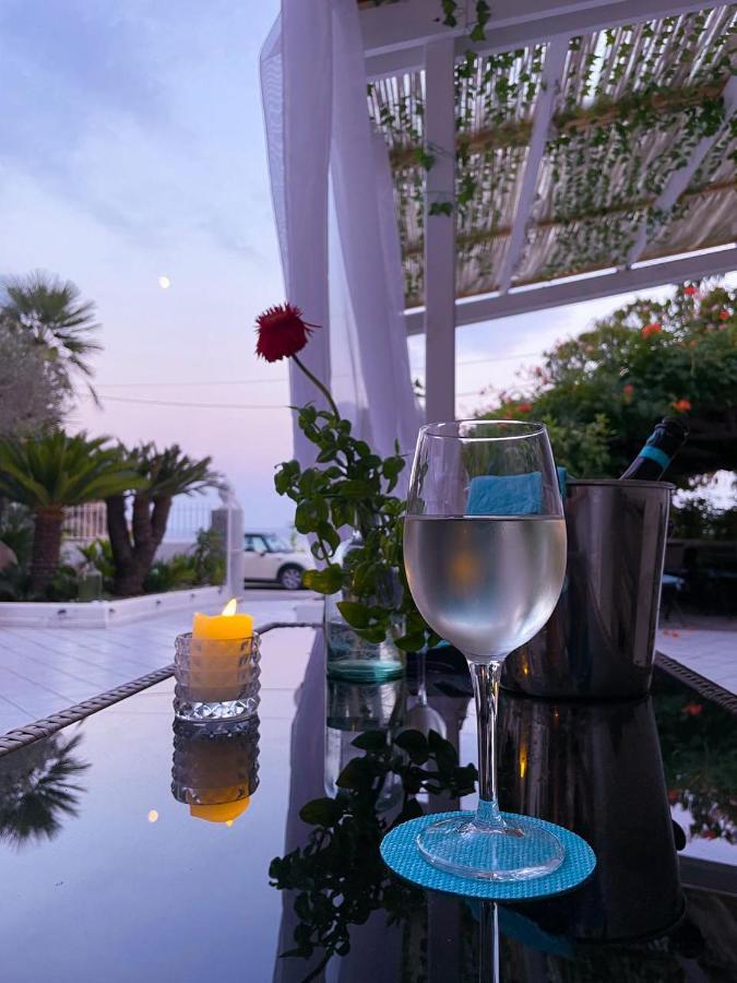 Villa Bina Sea Hotel Sant'Angelo  ภายนอก รูปภาพ